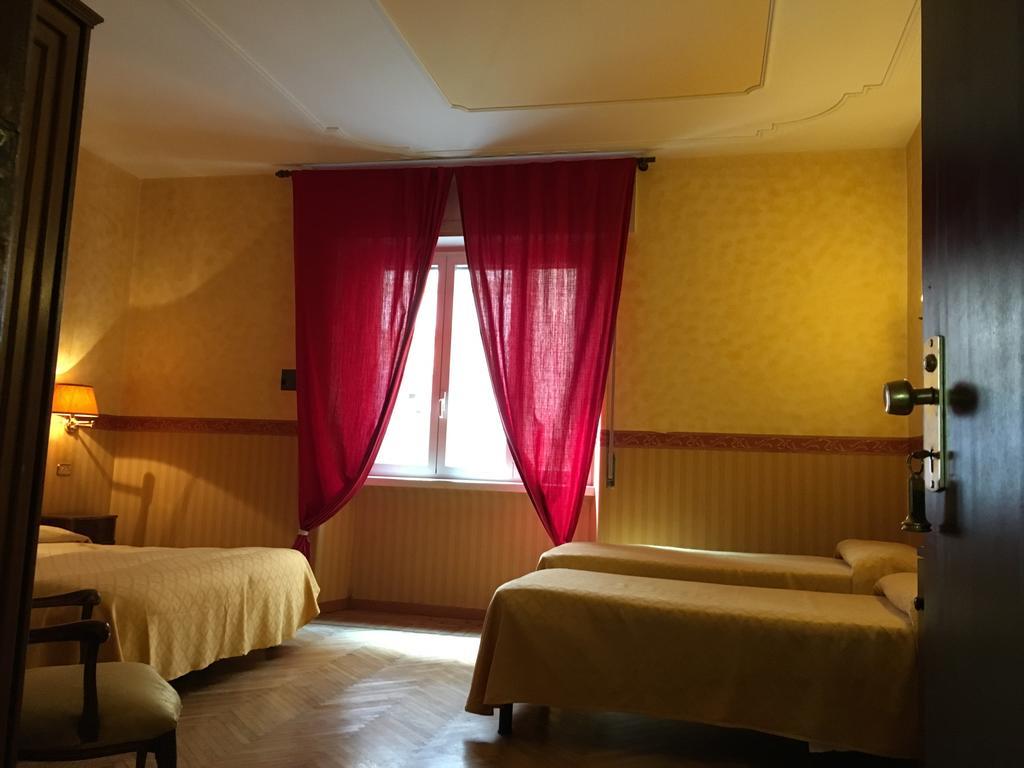 Hotel Trinita Dei Monti Rome Bagian luar foto