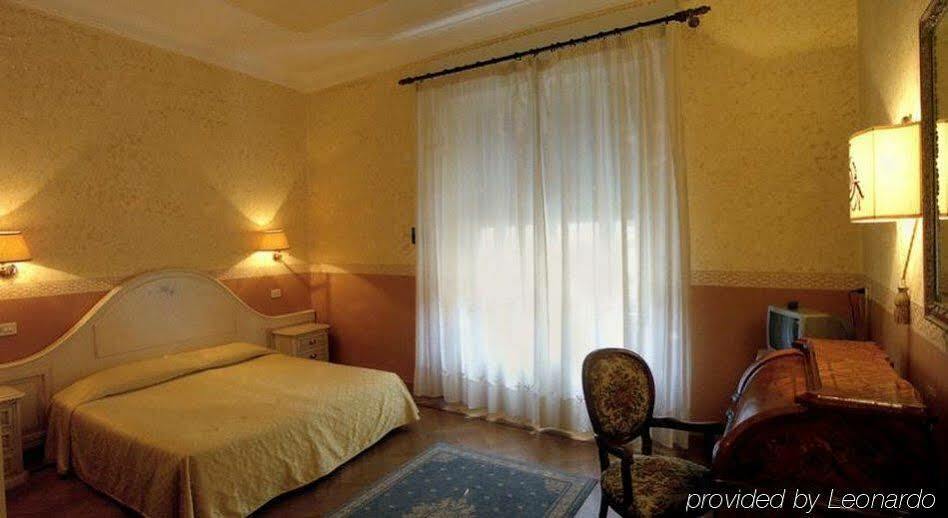 Hotel Trinita Dei Monti Rome Bagian luar foto
